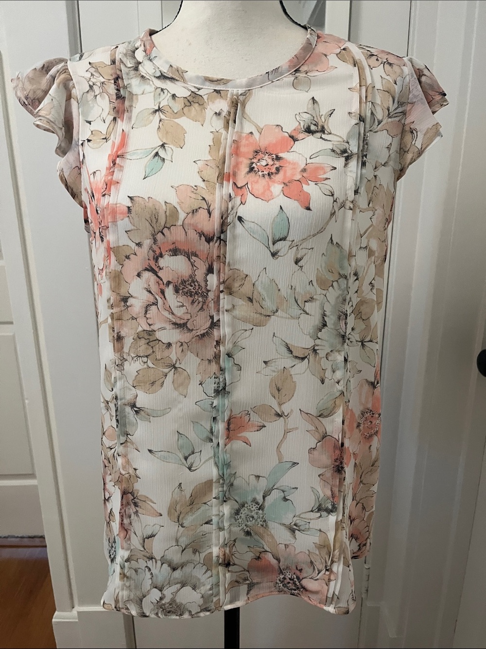 Tommy Hilfiger Poly-Silk Pullover Top Pink Beige on White Floral Flutter Sleeve